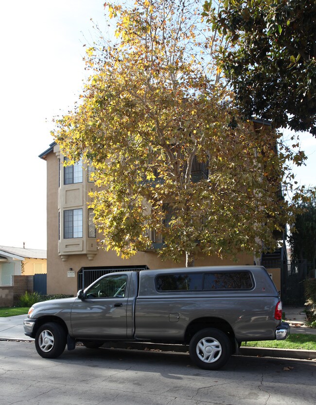 1065 Coronado Ave in Long Beach, CA - Foto de edificio - Building Photo