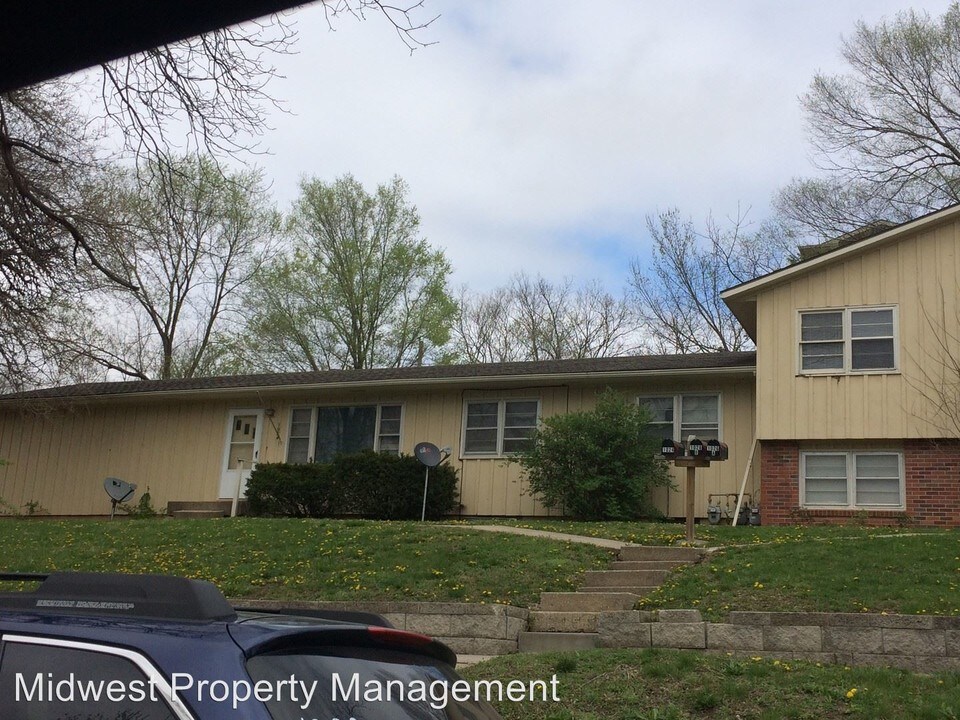 1024 Mississippi St in Lawrence, KS - Building Photo