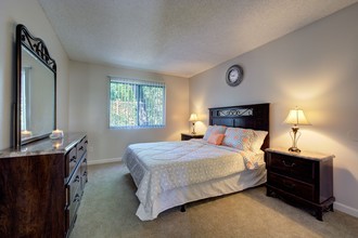 Fair Oaks Apartments in Sacramento, CA - Building Photo - Interior Photo