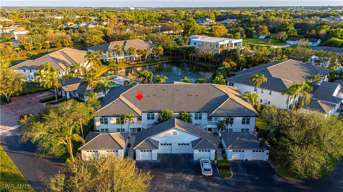 2120 Cay Lagoon Dr in Naples, FL - Building Photo