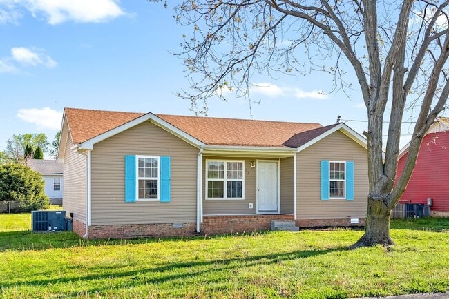 521 Gainey Dr in Oak Grove, KY - Foto de edificio - Building Photo