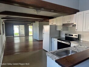 56 Yale Ct in Kingston, NY - Building Photo - Building Photo