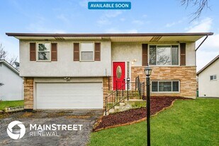 1273 Kildale Sq N in Columbus, OH - Building Photo