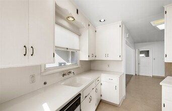 1304 Sydney St in San Luis Obispo, CA - Building Photo - Building Photo