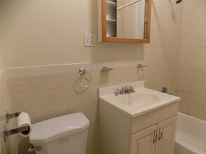 31-33 97th St-Unit -2 in Queens, NY - Building Photo - Building Photo