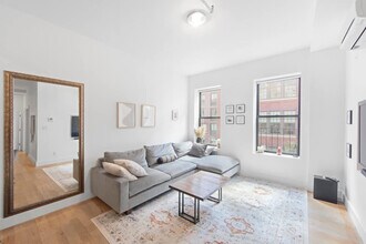 519 W 45th St in New York, NY - Building Photo - Building Photo