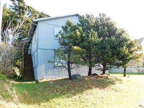 820 Jackson St in Port Orford, OR - Building Photo - Building Photo