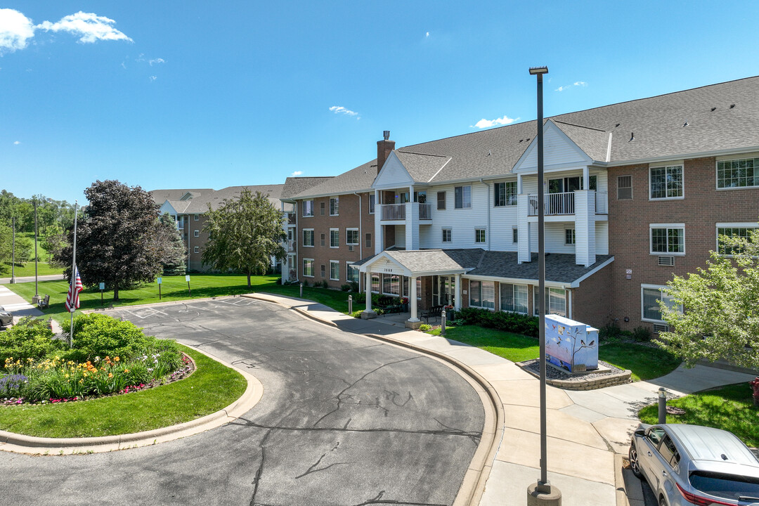 Gramercy Park Cooperative in Eagan, MN - Building Photo