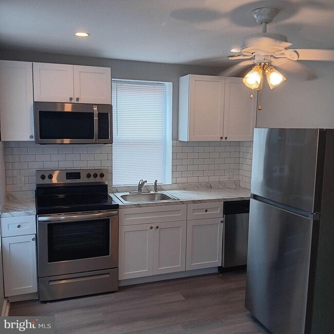 2036 N Gratz St in Philadelphia, PA - Building Photo - Building Photo