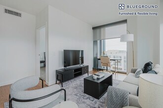 399 Fremont St in San Francisco, CA - Building Photo - Building Photo