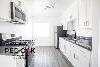 12520 Lakewood Blvd in Downey, CA - Foto de edificio - Building Photo