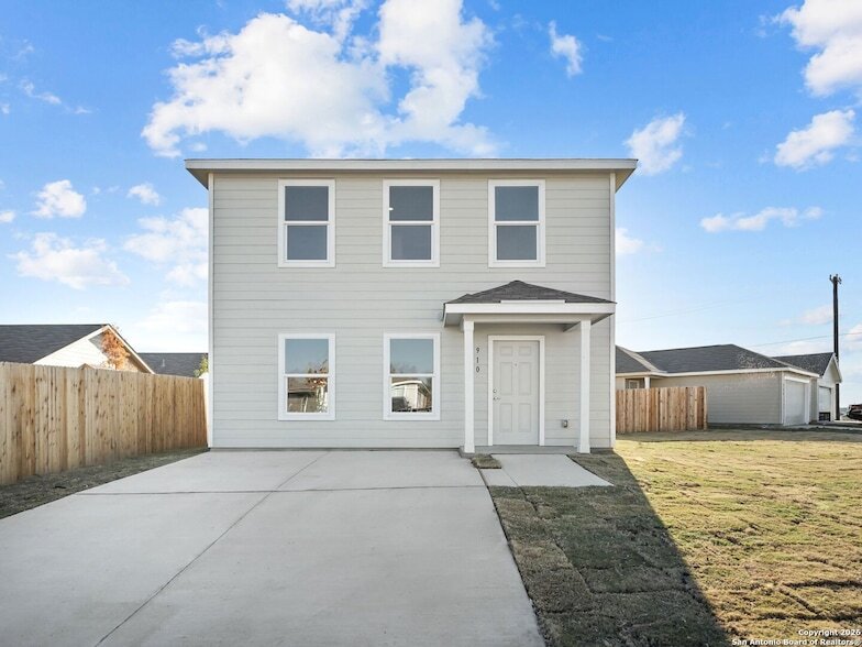910 Stricker Path in San Antonio, TX - Building Photo