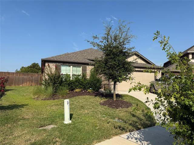 8000 Larch Ln in Fort Worth, TX - Building Photo