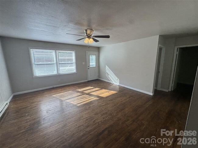 333 Laurel St in Hudson, NC - Building Photo - Building Photo