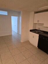 825 Brickell Bay Dr, Unit 849 in Miami, FL - Building Photo - Building Photo