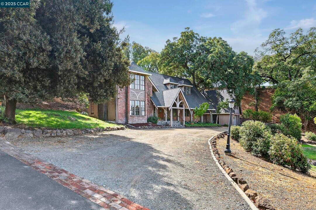 58 St Andrews Ln in Alamo, CA - Building Photo