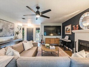 12005 Thompkins Dr in Austin, TX - Building Photo - Building Photo