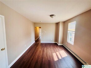 1165 E 3rd St in Bethlehem, PA - Foto de edificio - Building Photo