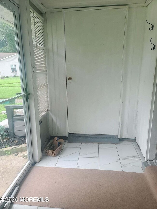 219 Buckingham Ct in Lakewood, NJ - Building Photo - Building Photo