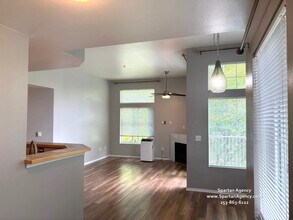 6443 Hazel Ave SE, Unit E in Auburn, WA - Building Photo - Building Photo