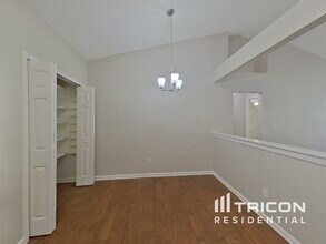 3099 Wavering Ln in Middleburg, FL - Building Photo - Building Photo