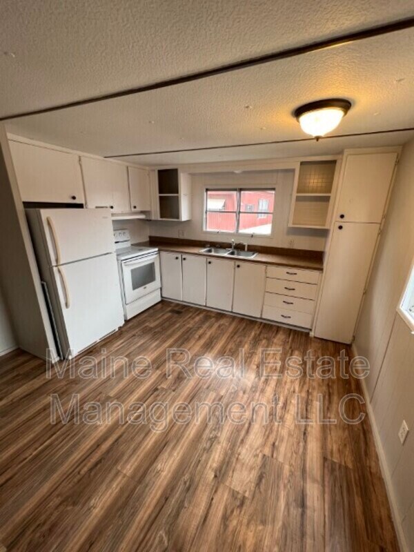 715 College Ave photo'