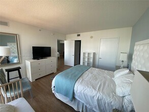 150 Sunny Isles Blvd, Unit 1-1103 in Sunny Isles Beach, FL - Building Photo - Building Photo