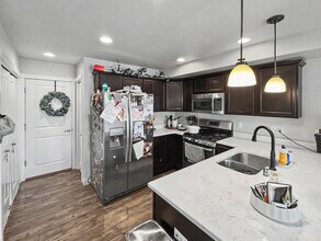 347 Skwentna Dr in Anchorage, AK - Building Photo - Building Photo