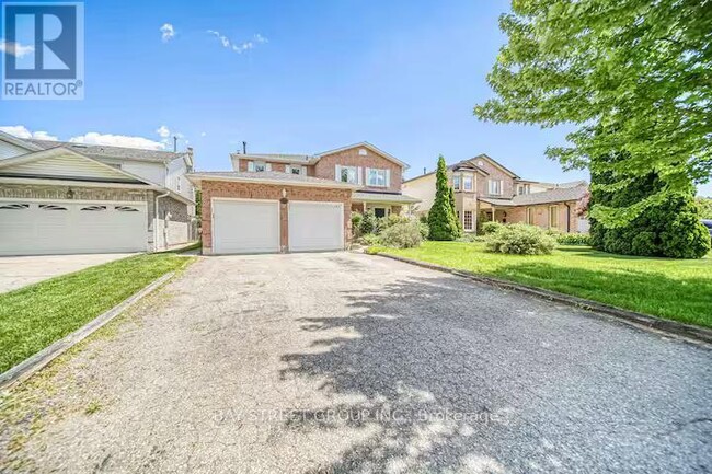 27 Gladiola Ct in Whitby, ON - Building Photo - Building Photo