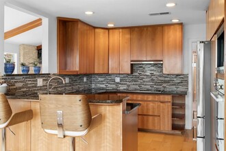 3935 Lago Vista Dr in Austin, TX - Foto de edificio - Building Photo