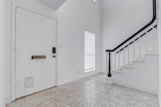 10720 Briar Forest Dr in Houston, TX - Building Photo - Building Photo