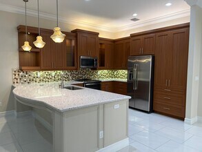 8375 Cloud Peak Dr in Boynton Beach, FL - Foto de edificio - Building Photo
