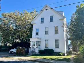 13 Pennacook St in Manchester, NH - Building Photo - Building Photo