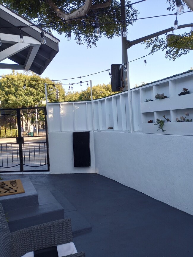 4374 Overland Ave in Culver City, CA - Building Photo - Building Photo