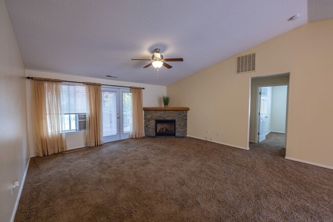 2556 N O St in Washougal, WA - Building Photo - Building Photo