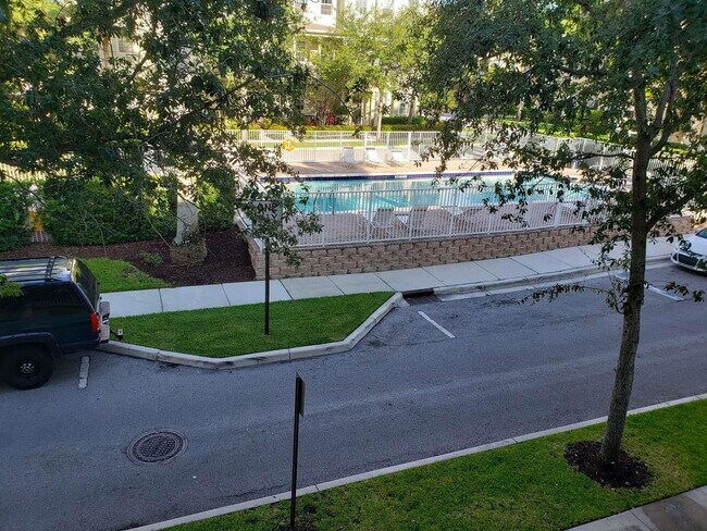 123 E Royal Palm Cir in Jupiter, FL - Building Photo - Building Photo