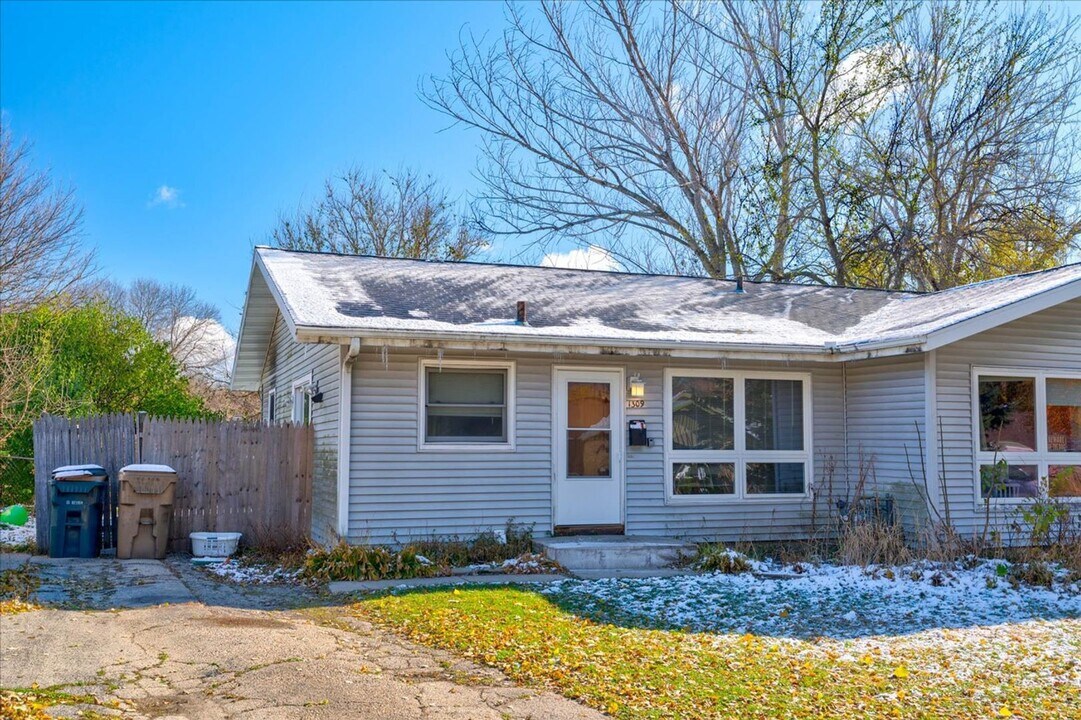 1309-1311 Prairie Rd in Madison, WI - Building Photo