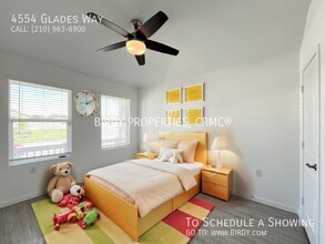 4554 Glades Wy in San Antonio, TX - Building Photo - Building Photo