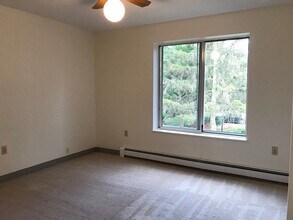 238 Base Hill Rd, Unit 62 in Keene, NH - Foto de edificio - Building Photo