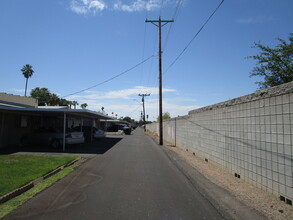 2534 N 46th St in Phoenix, AZ - Building Photo - Other