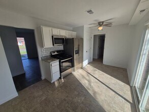 212 St Jude Cir in Florence, KY - Building Photo - Building Photo