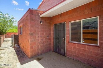 3570 Oasis Dr in El Paso, TX - Building Photo - Building Photo