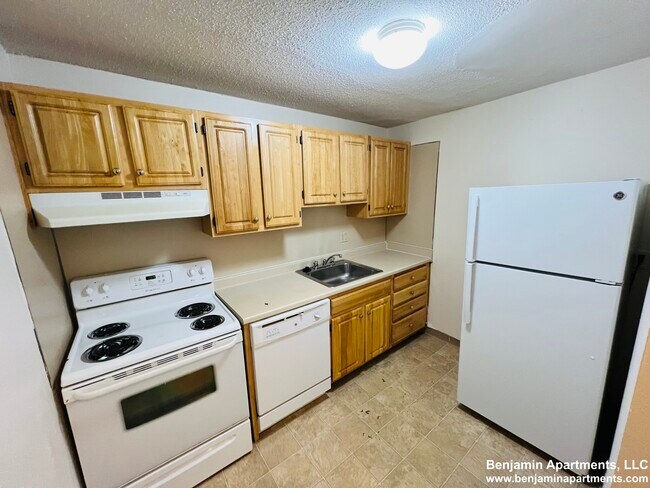 99 Dustin St, Unit 31 in Boston, MA - Building Photo - Building Photo