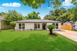 3630 Alsace St in Houston, TX - Building Photo