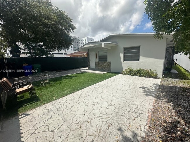 1555 NW 34th St