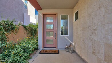 9001 E San Victor Dr in Scottsdale, AZ - Building Photo - Building Photo