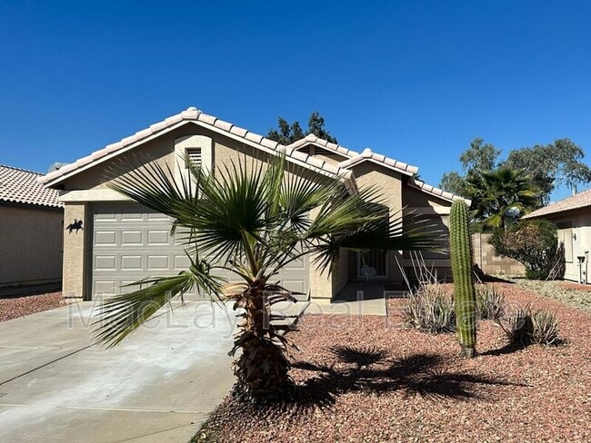 15724 W Smokey Dr in Surprise, AZ - Building Photo - Building Photo
