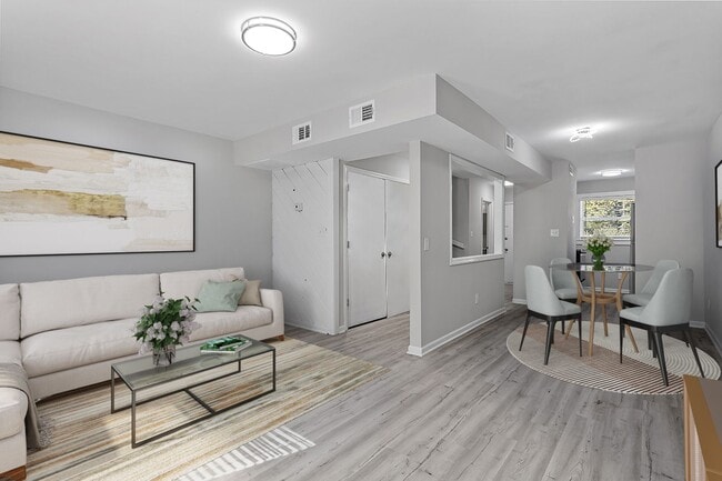 property at 727 S Moore St