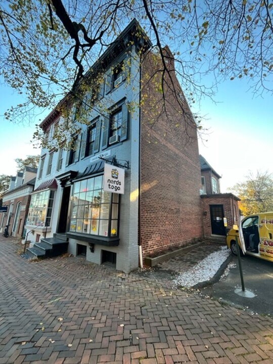 319-321 S Washington St in Alexandria, VA - Building Photo