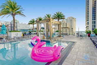 4010 S Ocean Dr in Hollywood, FL - Building Photo - Building Photo